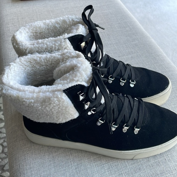 MARC FISHER BLACK DAIRE ANKLE BOOTIE / SNEAKERS size 10 - Picture 4 of 13